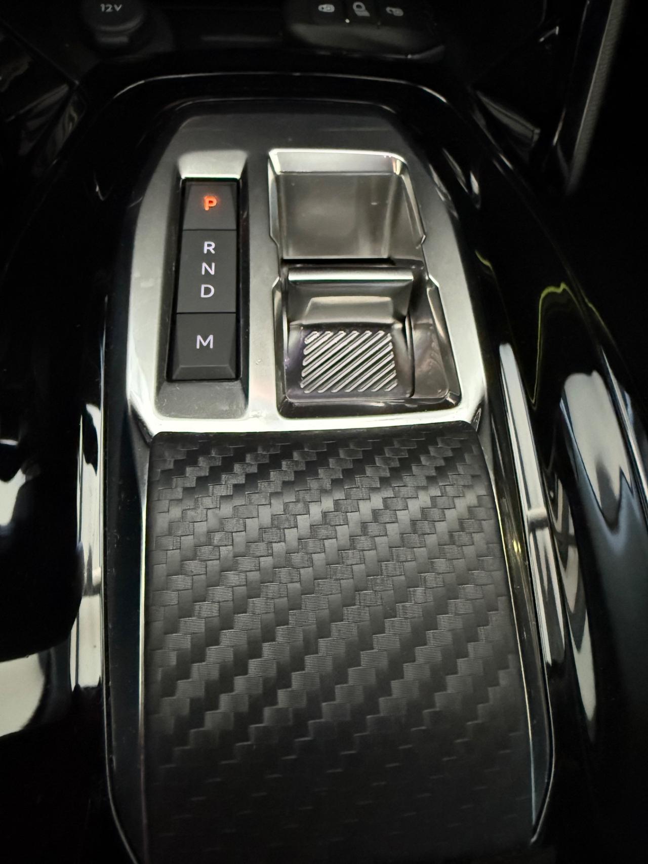 Peugeot 2008 PureTech 130 S&S EAT8 GT