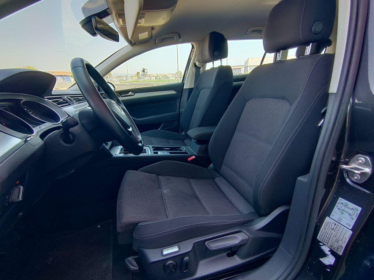 VOLKSWAGEN - Passat Variant - Passat 2.0 TDI Var. Business DPF