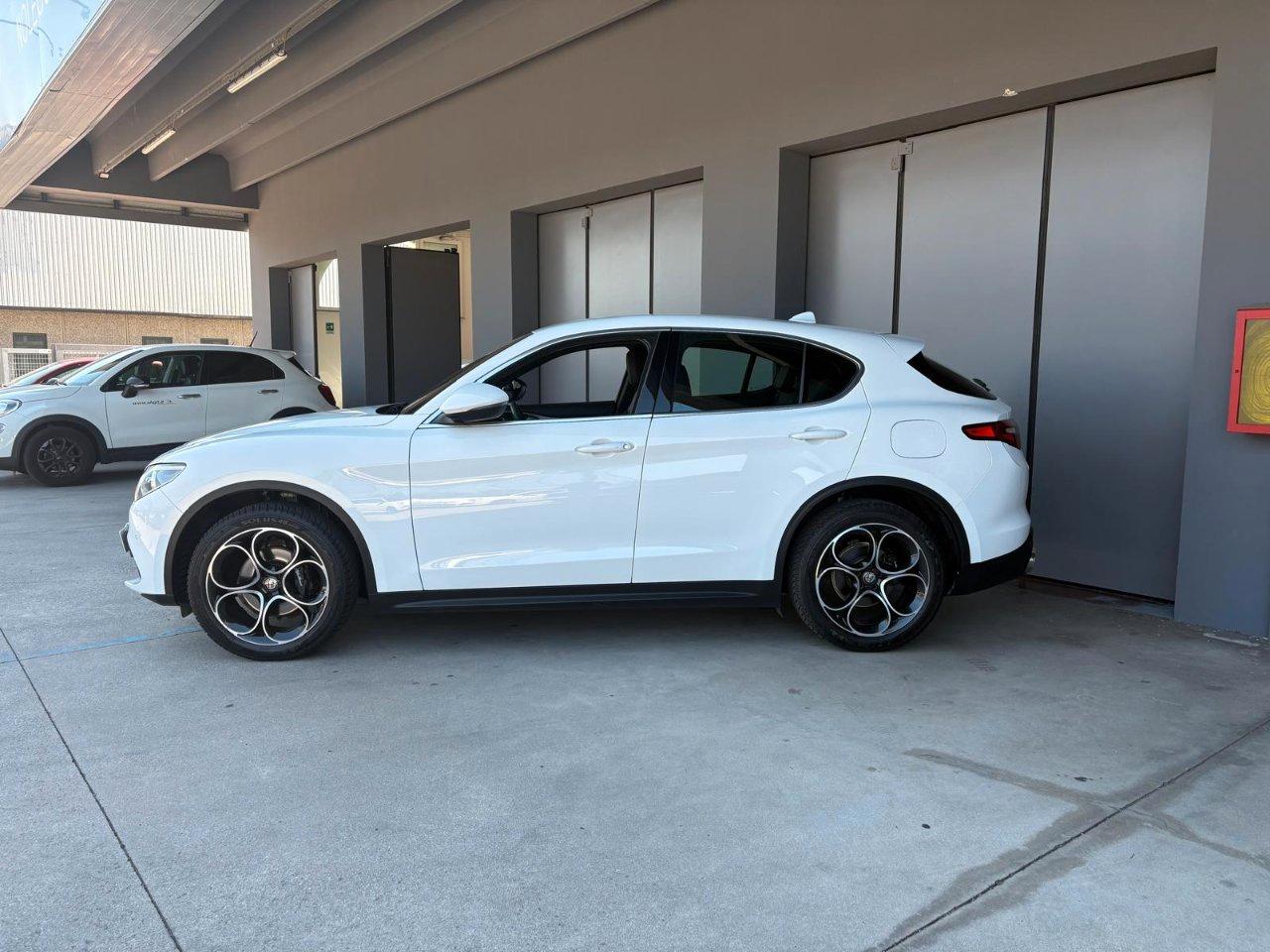 Alfa Romeo Stelvio 2.2 Turbodiesel 210 CV AT8 Q4