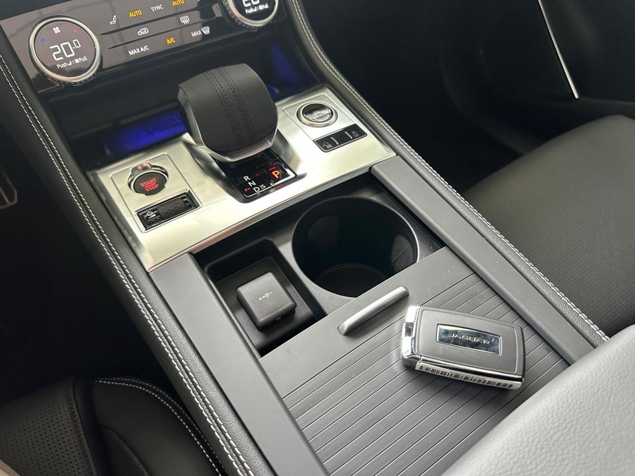 Jaguar F-Pace SE R-Dynamic AWD Navi Tetto C21 BlackPack RDynamic