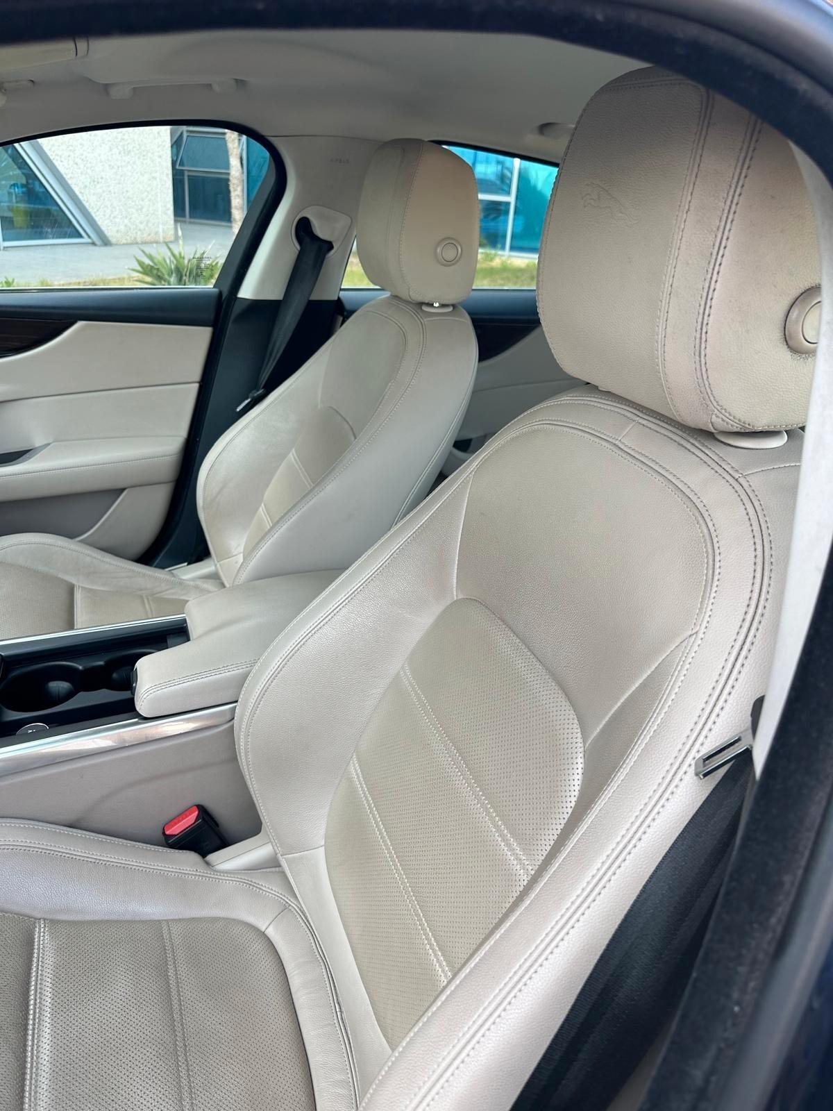 Jaguar XE 2.0 D 180 CV aut. S - Super Offerta T-stock prezzo imperdibile