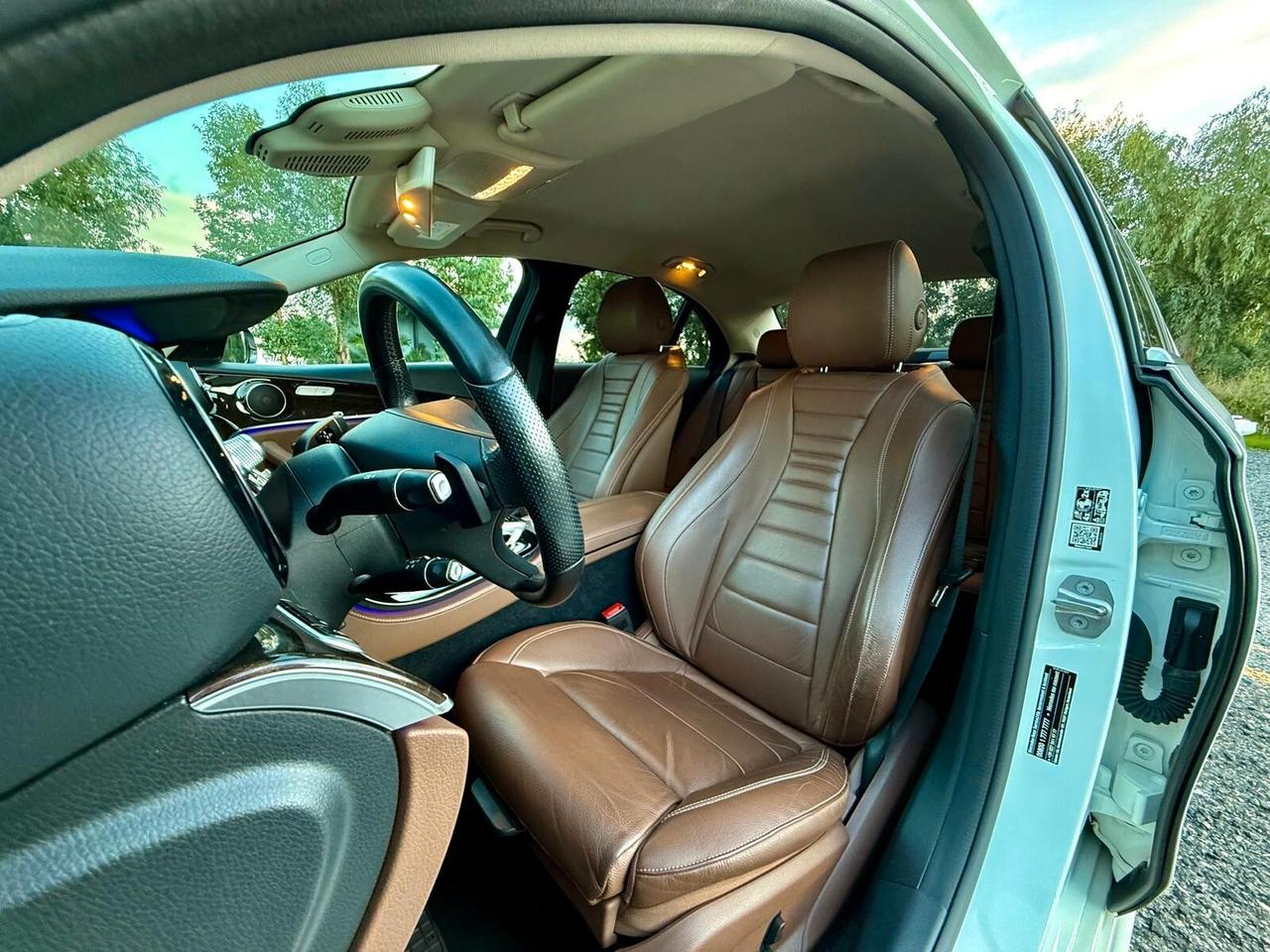 MERCEDES- BENZ KLASSE E 220 D 4MATIC AMG PREMIUM