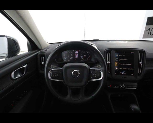 VOLVO XC40 T2 Momentum Core