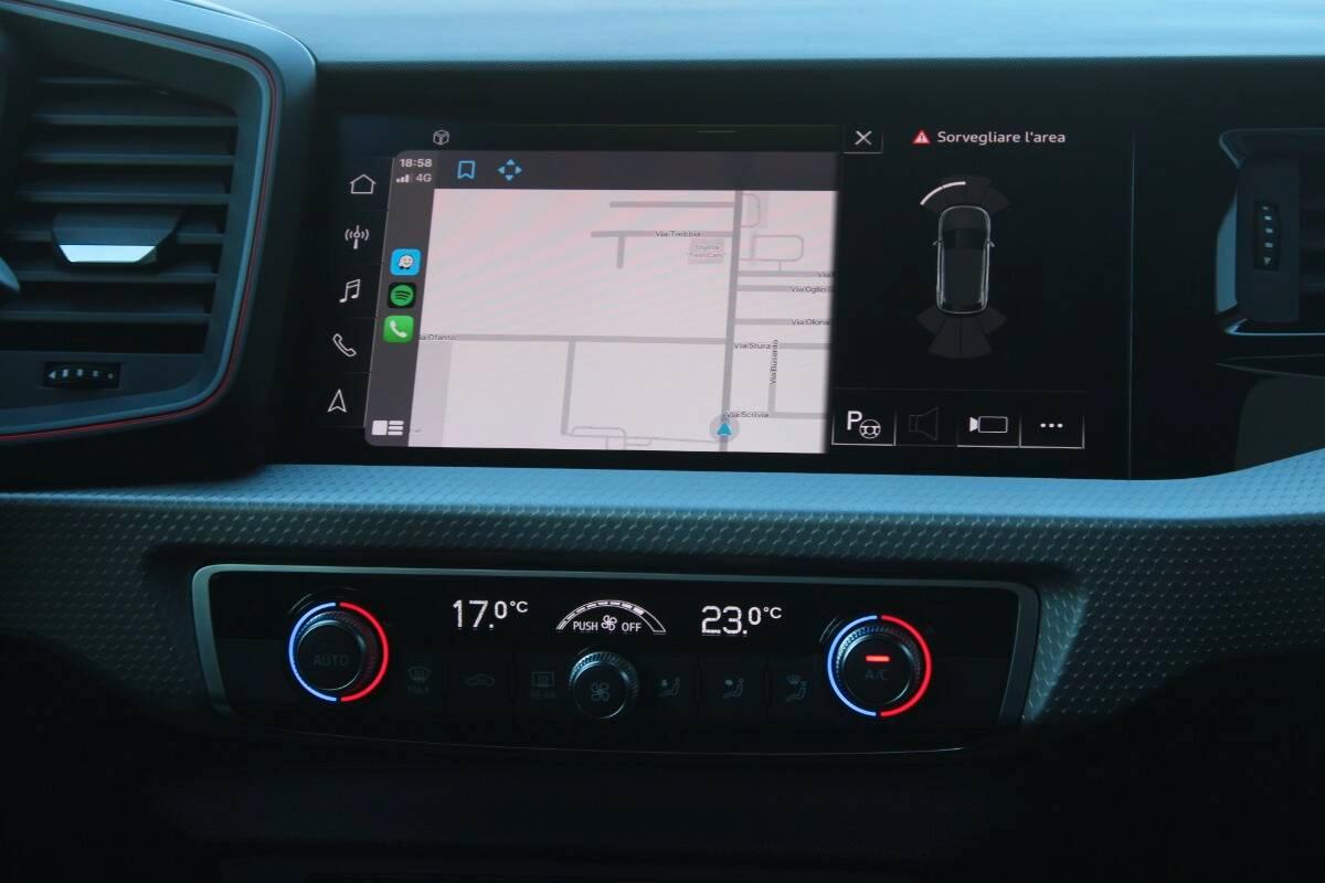 Audi A1 25 1.0 tfsi Identity Black s-tronic con CarPlay