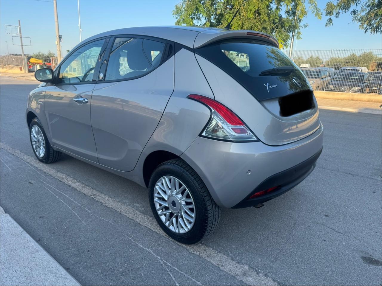 Lancia Ypsilon 0.9 TwinAir 85 CV 5 porte Metano Ecochic Gold