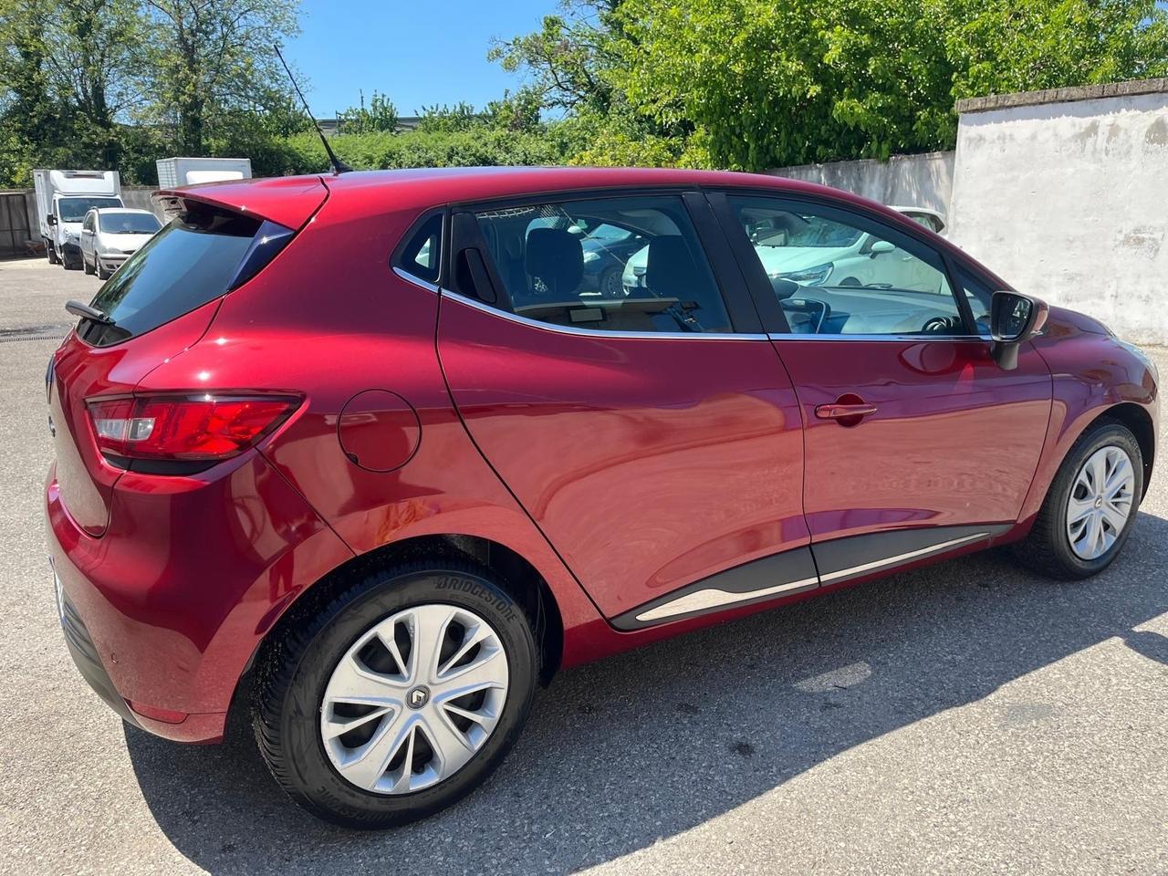 Renault clio 5P-900 tce-full-km 75000-2017