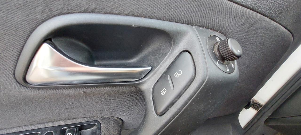 POLO 1,2 BENZINA TETTO APRIBILE X NEOPATENTATI SENSORI DI PARCHEGGIO IMPECCABILE