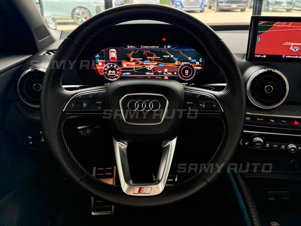 Audi Q2 SQ2 TFSI quattro S tronic sport attitude