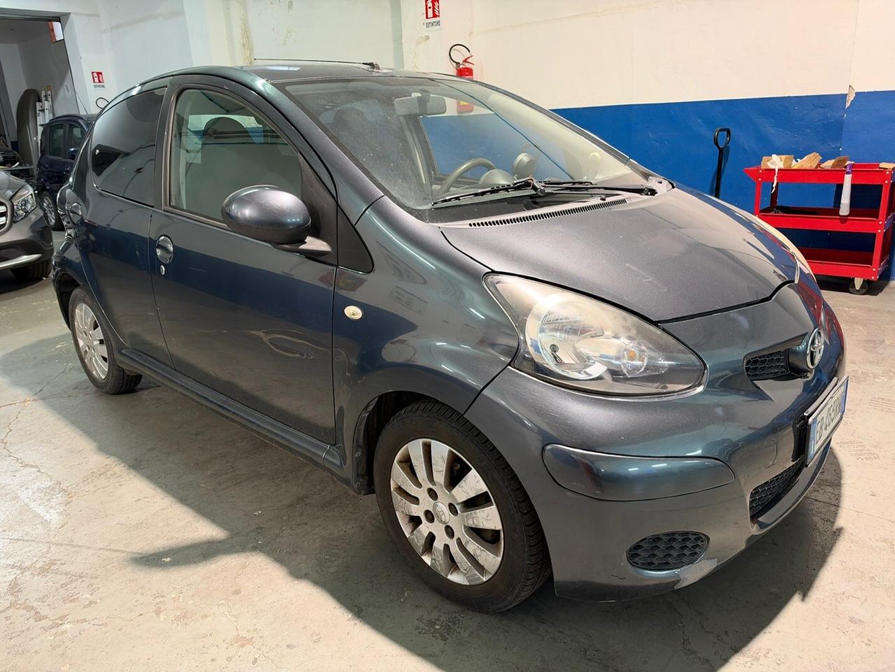 Toyota Aygo 1.0 12V VVT-i 5 porte Sol