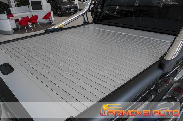 TOYOTA Hilux 2.8 D-4D A/T 4WD 4 porte Double Cab Invincible