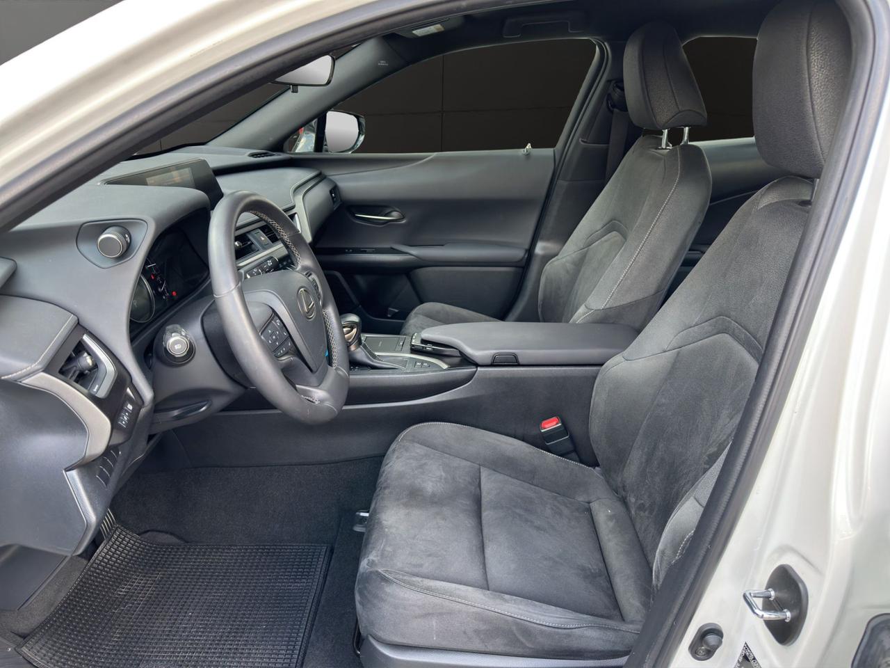 Lexus UX 250h 2.0 Executive 2wd cvt my20