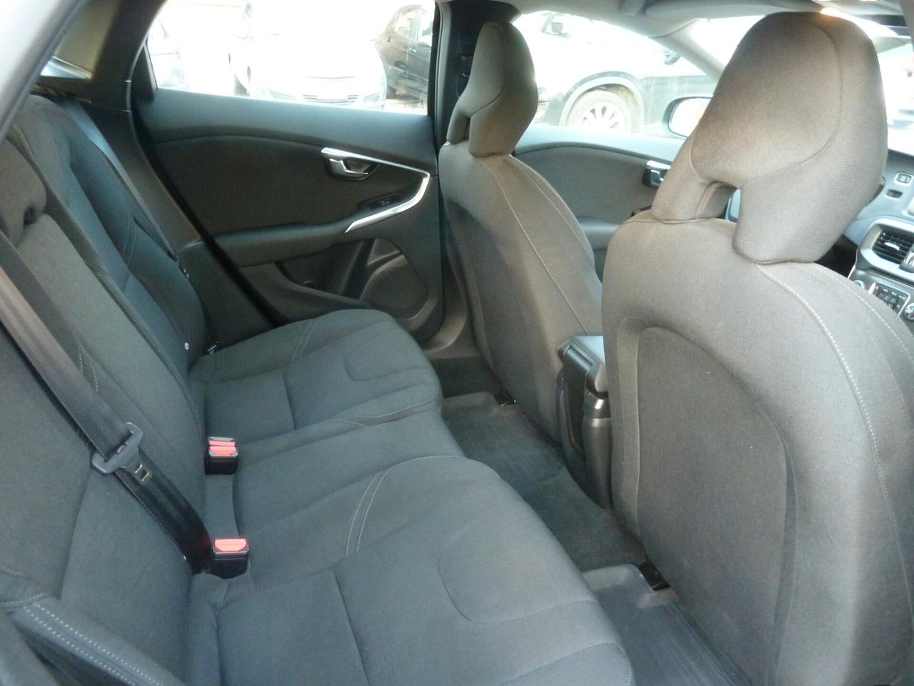 Volvo V40 Cross Country D2 1.6 Momentum