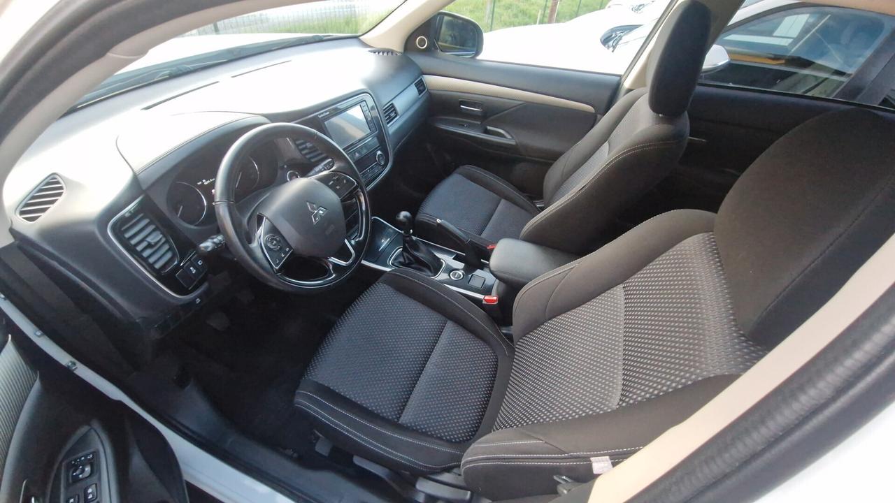 Mitsubishi Outlander 2.2 DI-D 4WD 7p.. garantito 12M