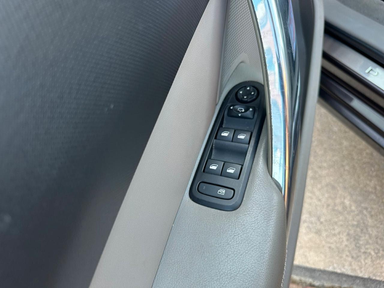 Peugeot 308 1.6 THP 150CV CC Féline