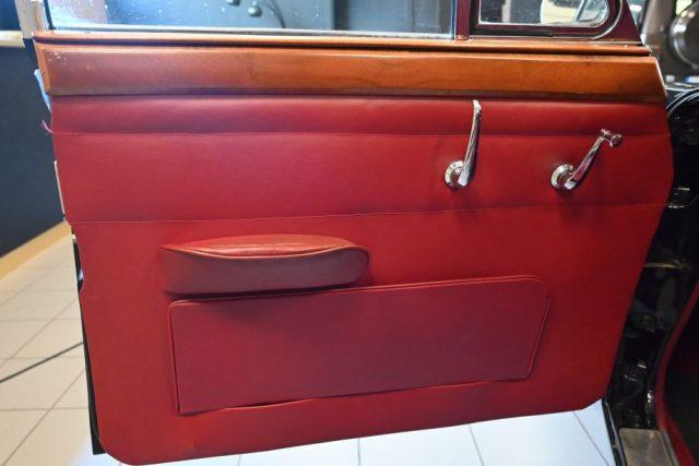 DAIMLER Sovereign 2.5 V8 AUTO GUIDA A DESTRA PERFETTA ITALIANA NUOVA