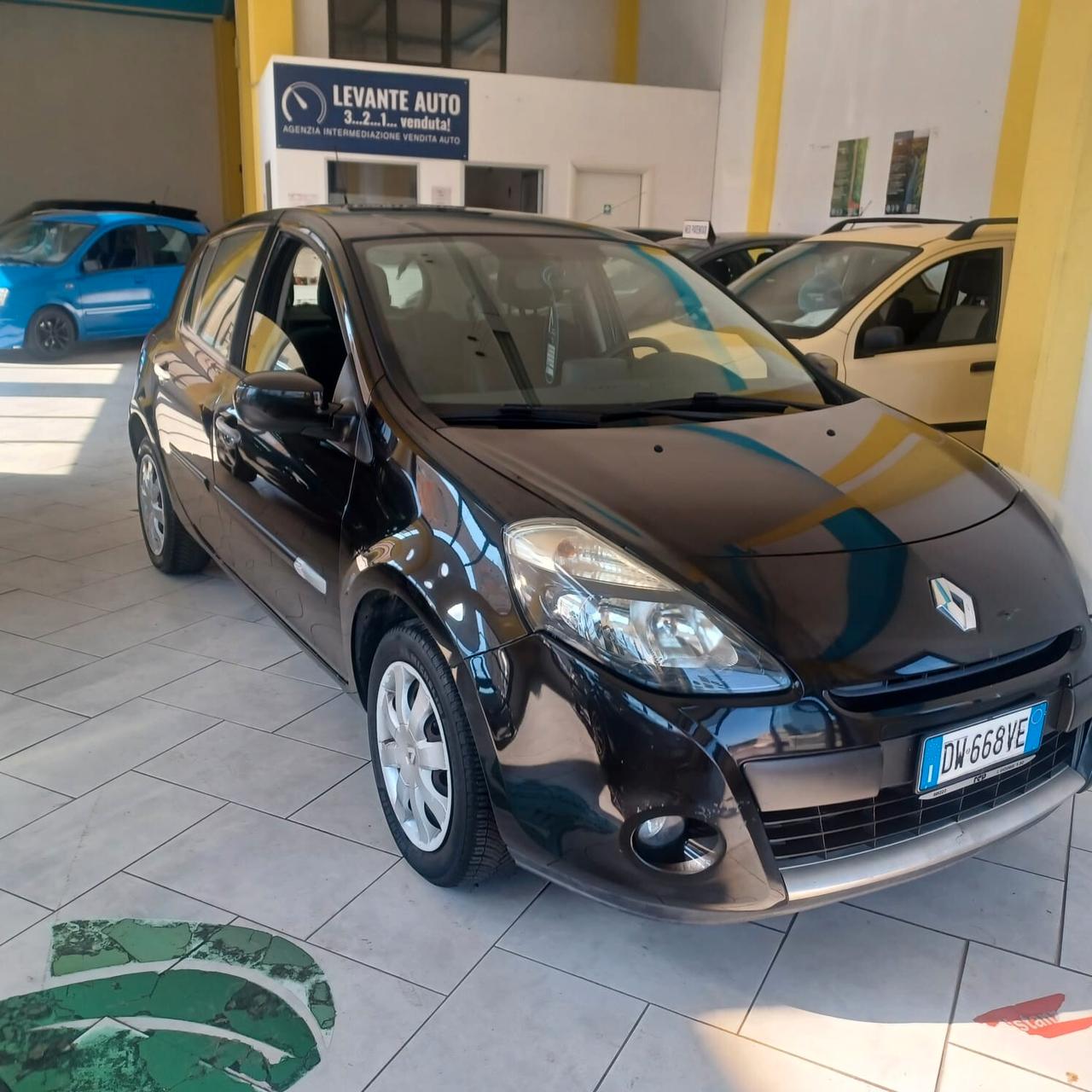 128.548KM CLIO 1.2 PERFETTA OK NEOPATENTATI