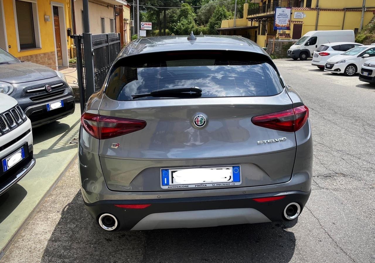 Alfa Romeo Stelvio 2.2 Mjt AT8 Q4 Business - 2019