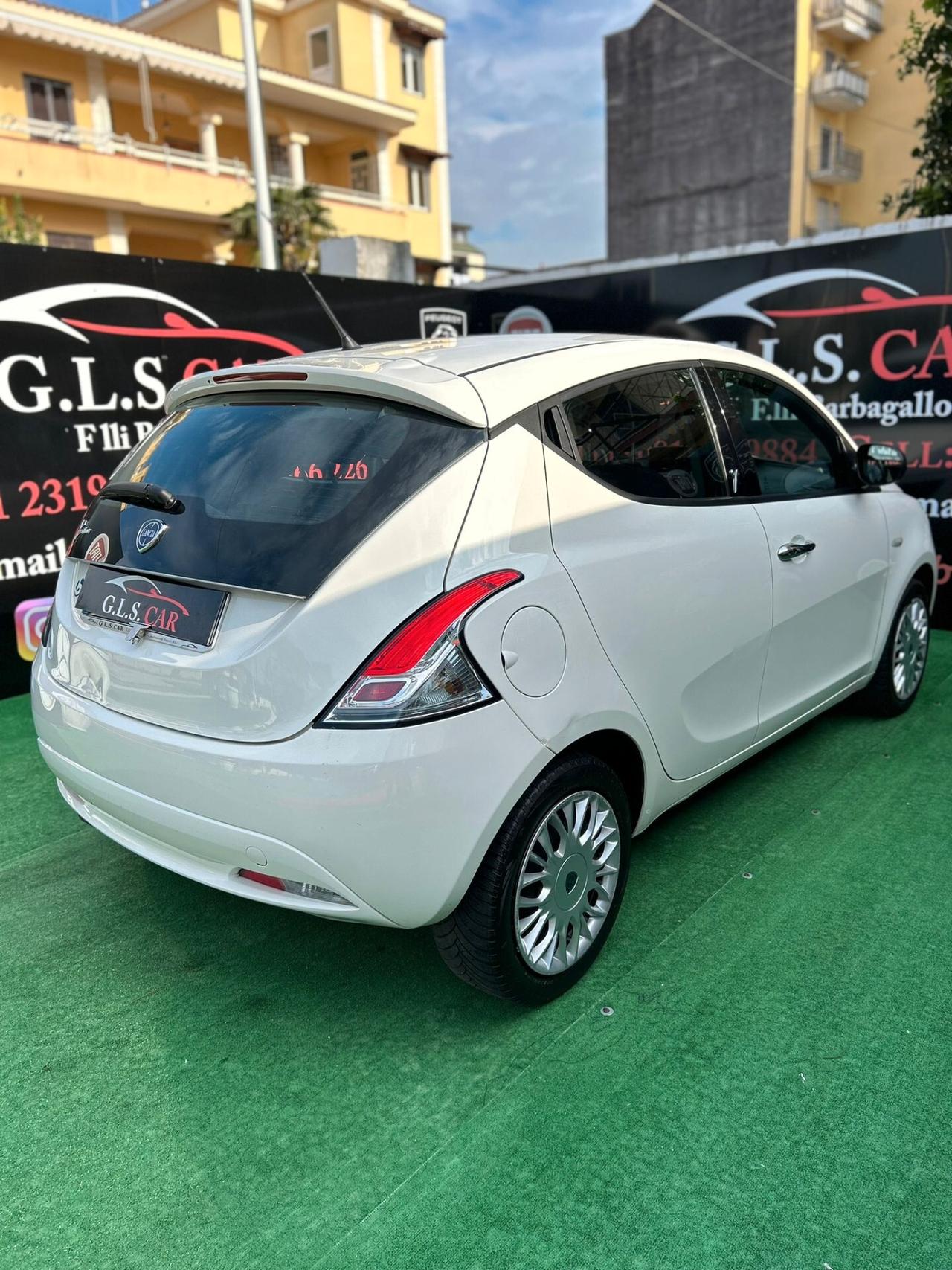 Lancia Ypsilon 1.2 69 CV 5 porte Silver