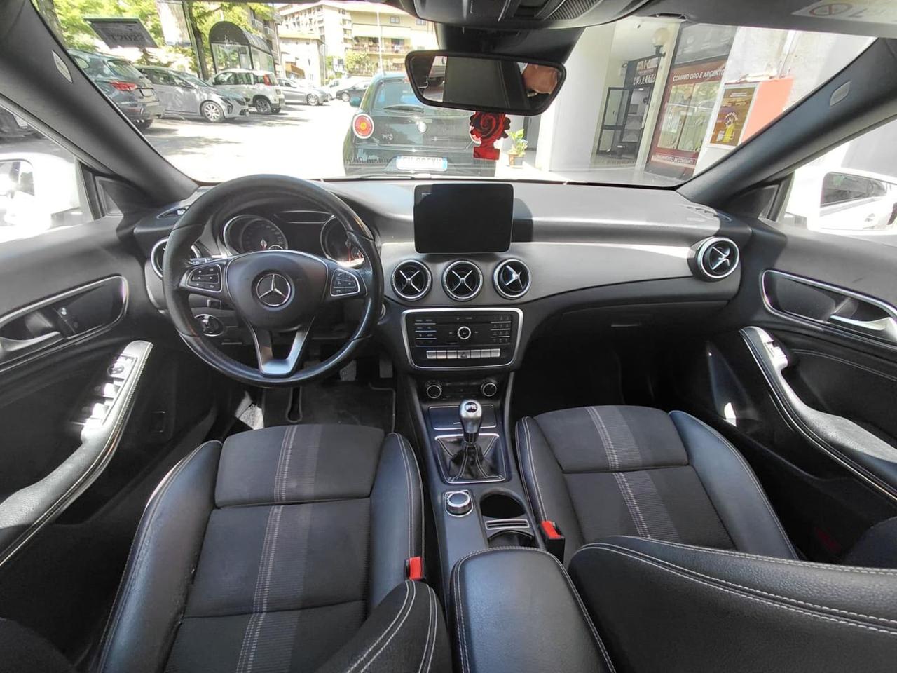 Mercedes-Benz CLA 180 Executive Shooting Br #11009
