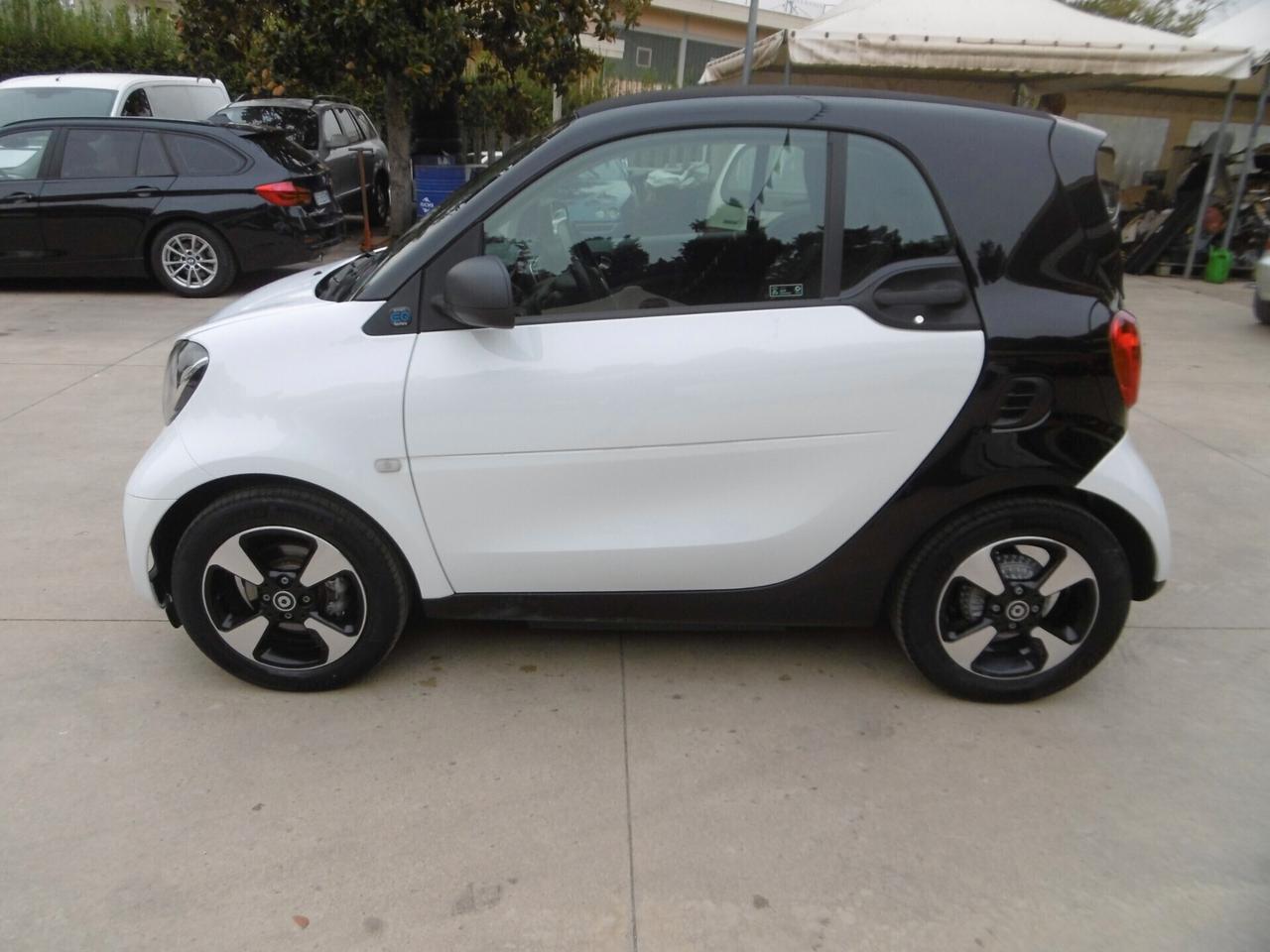 Smart ForTwo EQ Passion Elettrica Neopatentati