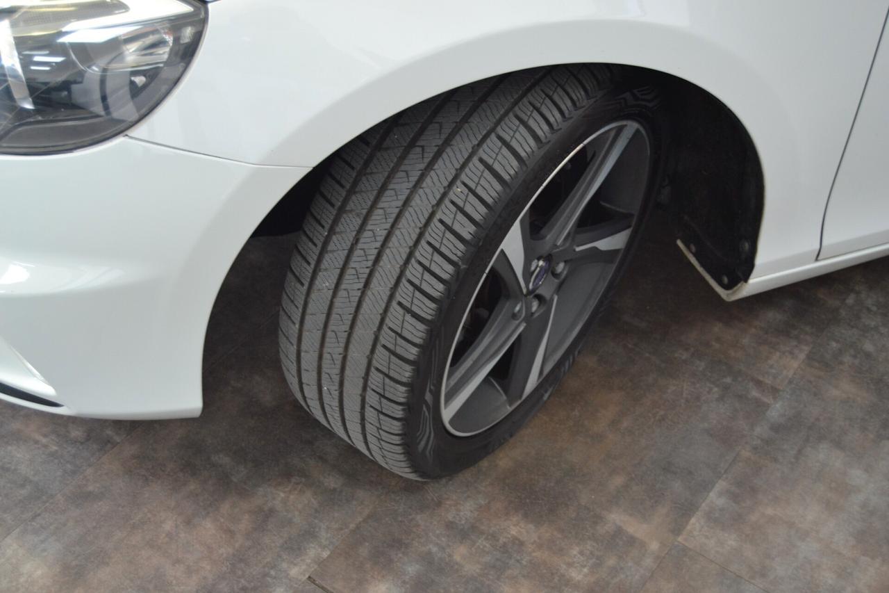 Volvo V40 D2 1.6 R-Design UniPro/Navi/Xenon/Cruse/Pelle