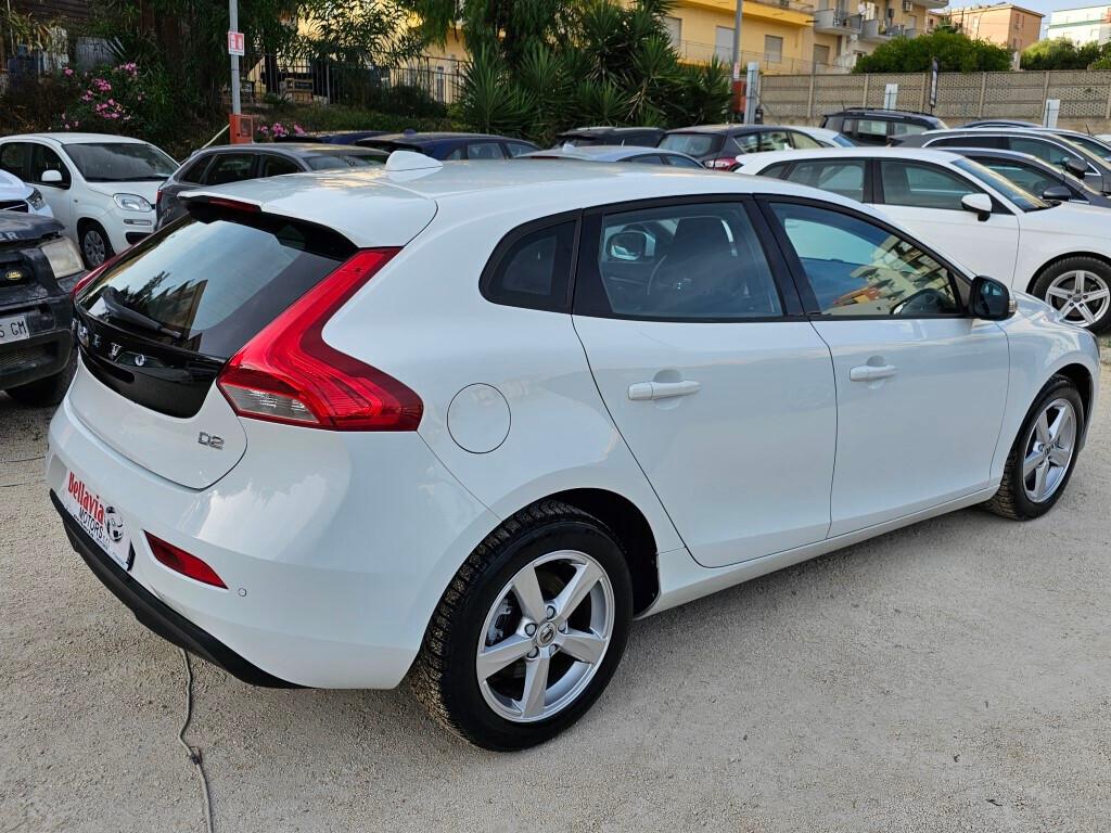 Volvo V40 D2 Geartronic Business Plus