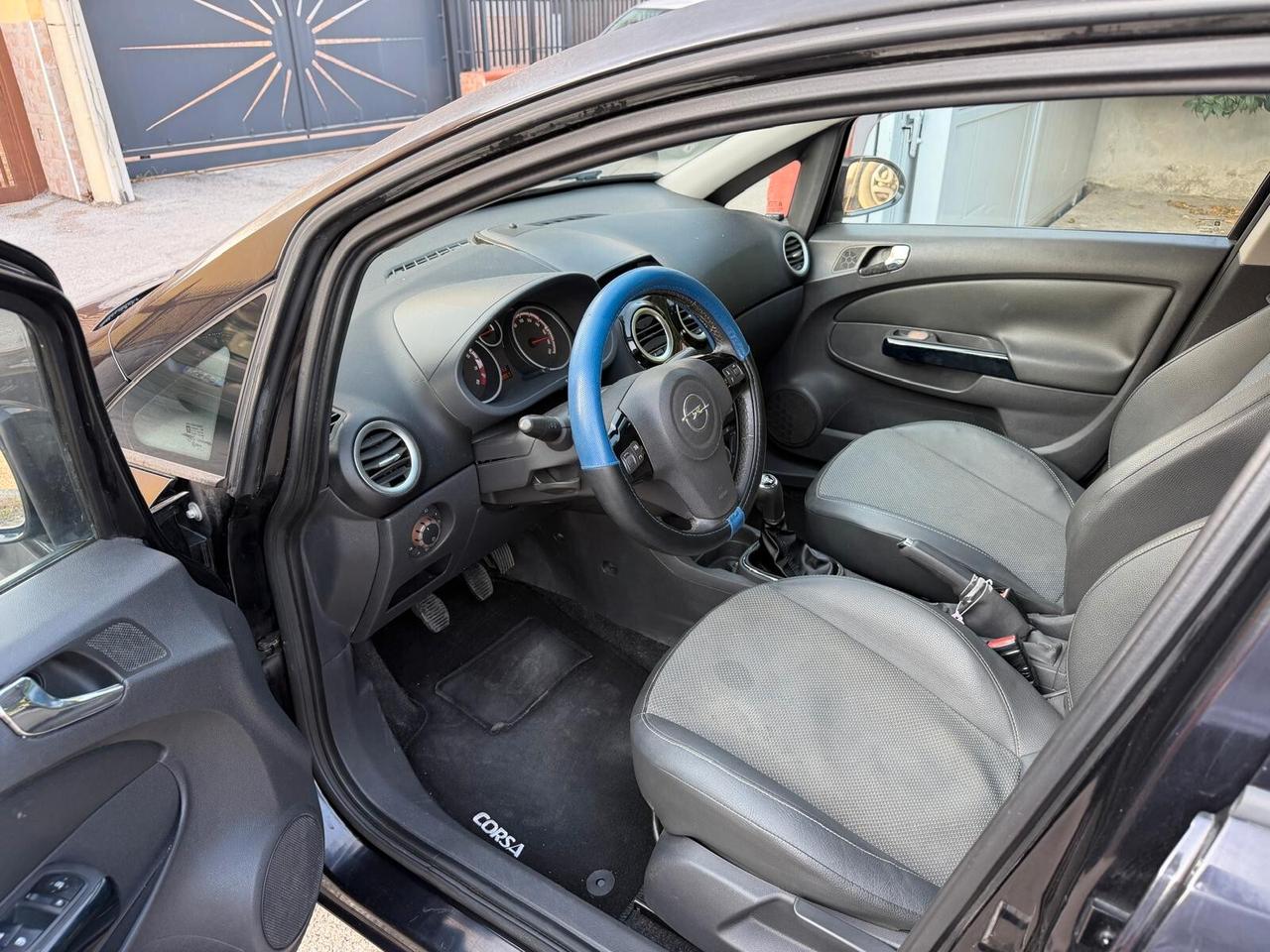 Opel Corsa 1.2 5 porte Club