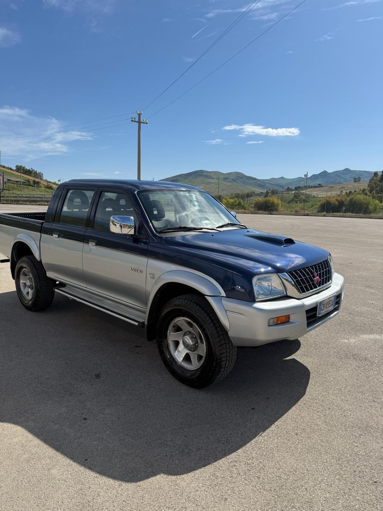 Mitsubishi L200 2.5 TDI 4WD Club Cab Pick-up GLS