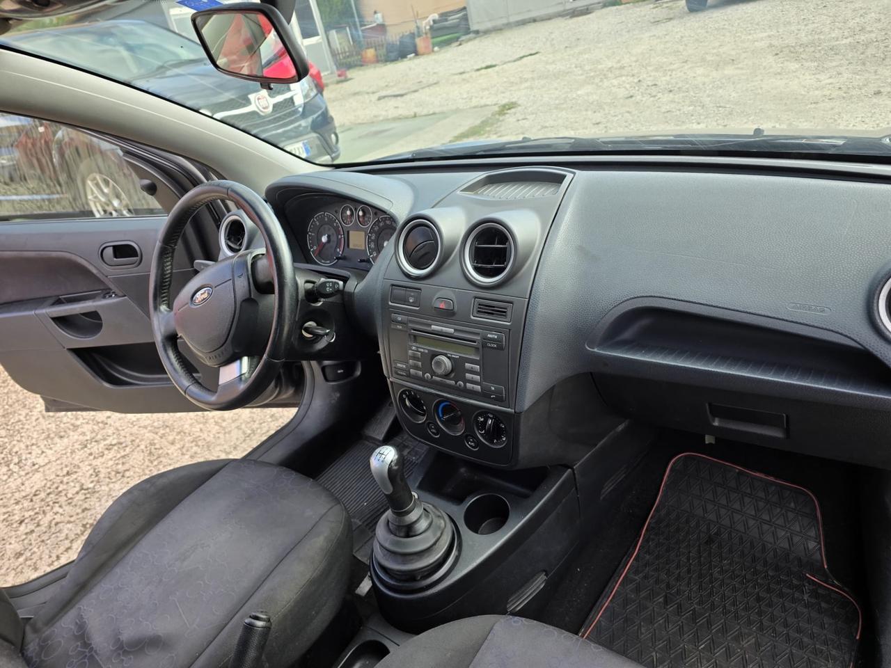 Ford Fiesta 1.6 TDCi 5p. Ghia