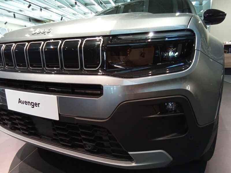 Jeep Avenger e-Hybrid 1.2 MHEV e-Hybrid Turbo Summit