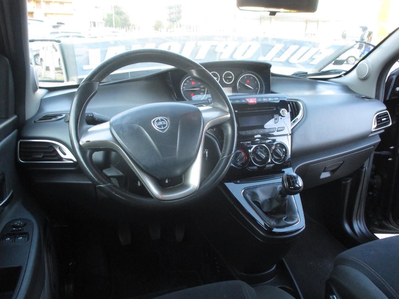 Lancia Ypsilon 1.3 MJT 95 CV 5 porte Platinum
