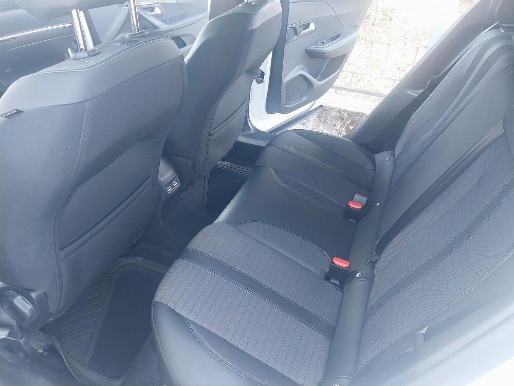 Peugeot 2008 BlueHDi 130 S&S EAT8 GT
