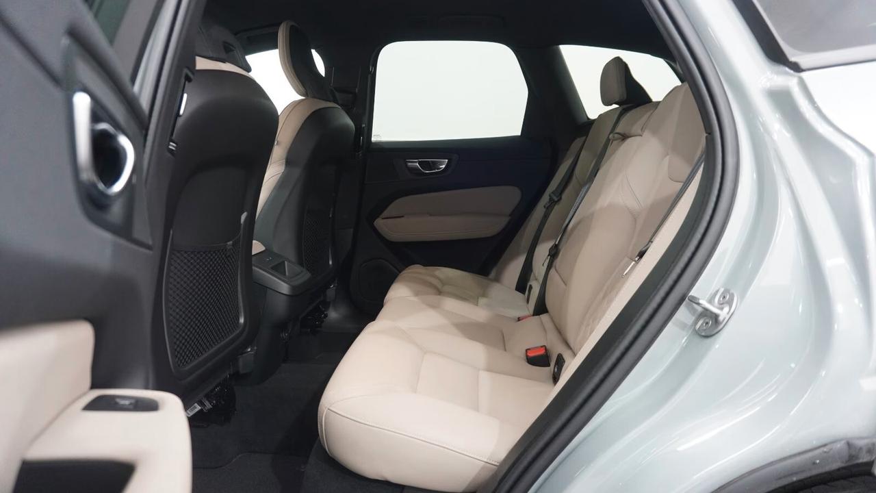 Volvo XC60 B5 Core AWD NewMod PilotAssist