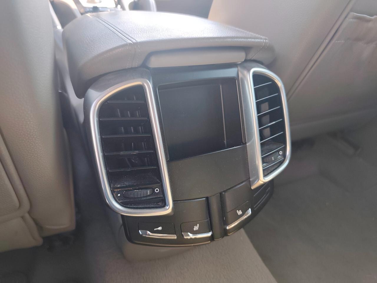 Porsche Cayenne 3.0 Diesel lavori certificati