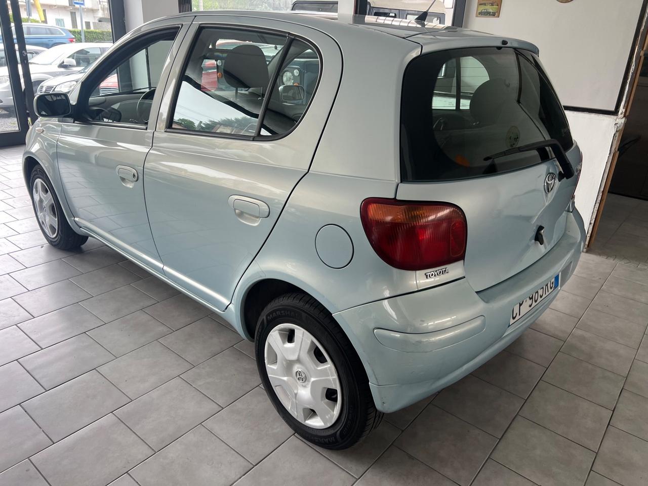 Toyota Yaris 1.0i 16V cat 5 porte Sol