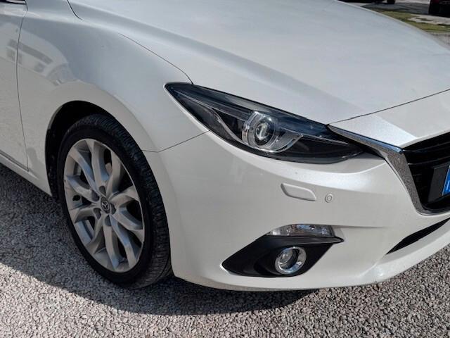 Mazda 3 2.2 Skyactiv-D Exceed - LIEVE URTO FRONT. !!