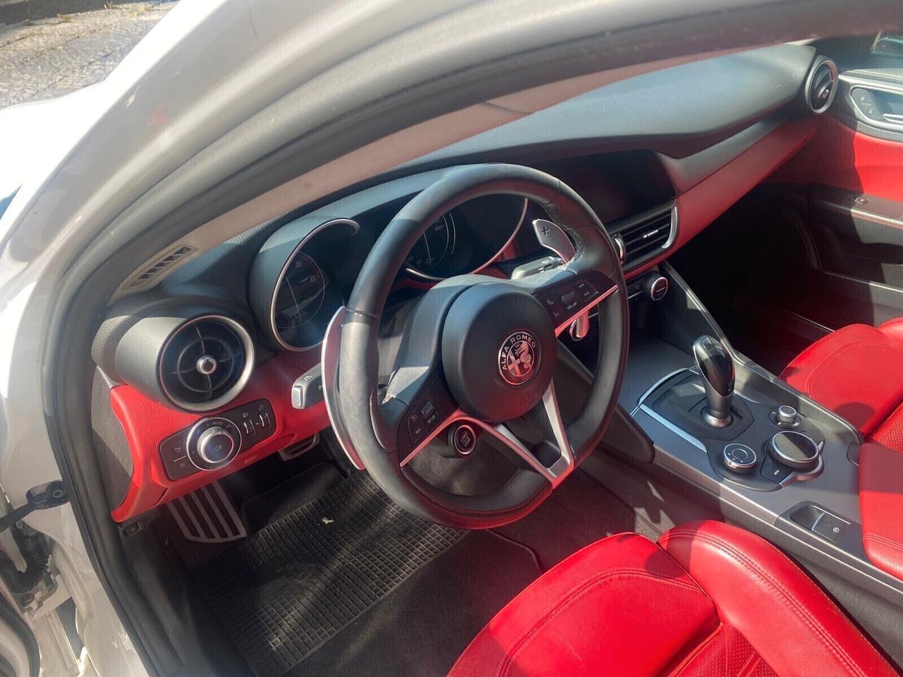 Alfa Romeo Giulia 2.2 Turbodiesel 210 CV AT8 AWD Q4 Veloce