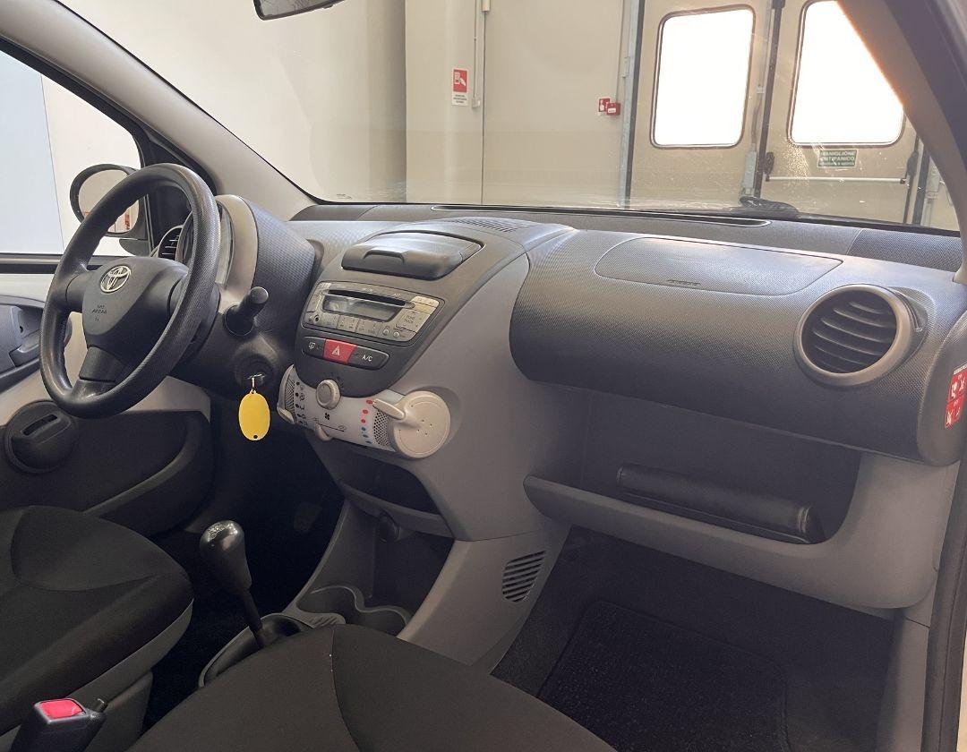 TOYOTA Aygo 1ª serie - Aygo 1.0 12V VVT-i 3 porte Now Connect