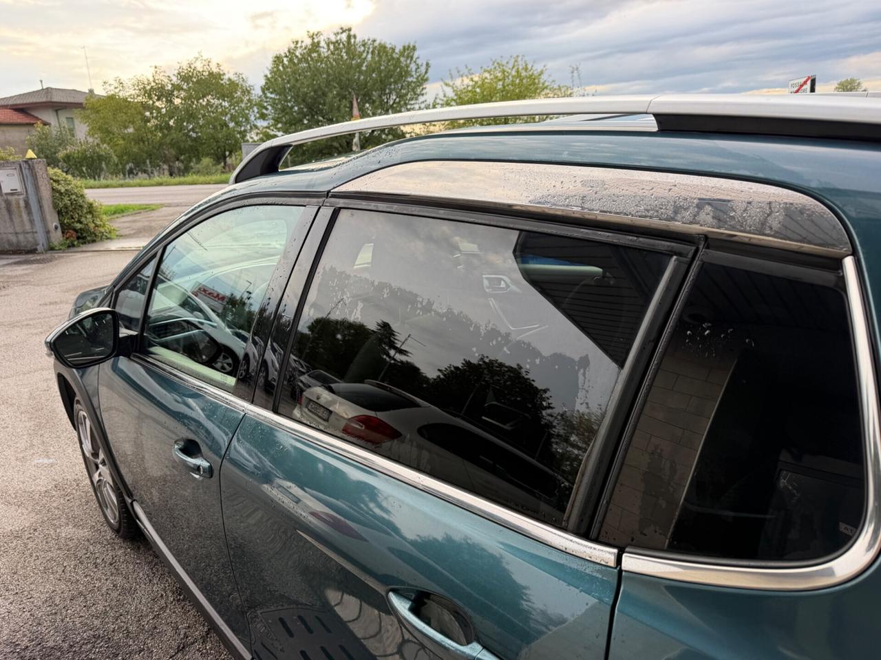 Peugeot 2008 1.2 Turbo Benzina Neopatentati