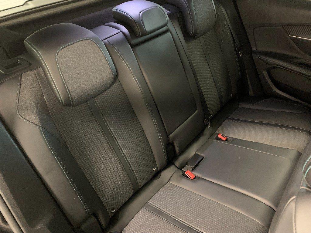 Peugeot 3008 EAT8 Allure Pack Automatico 1.5 BlueHDi