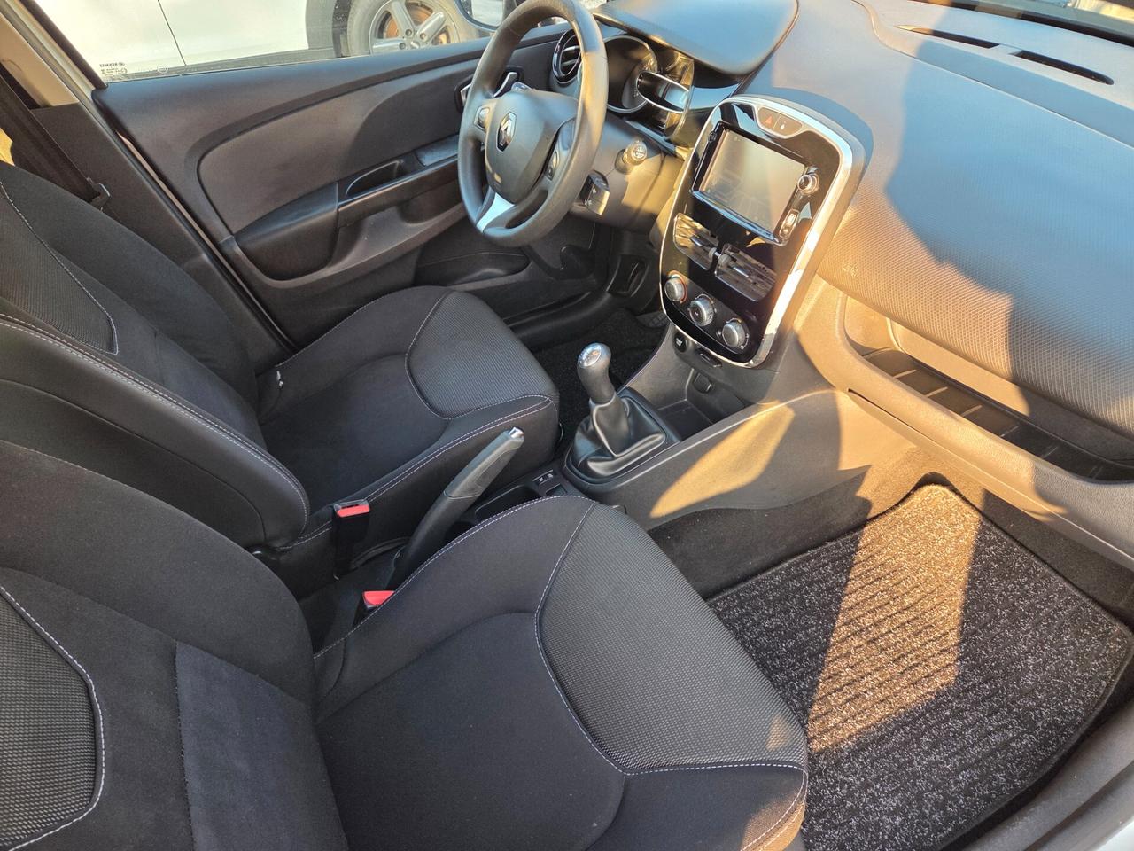 Renault Clio 1.2 75CV 5 porte Intens- PERFETTA