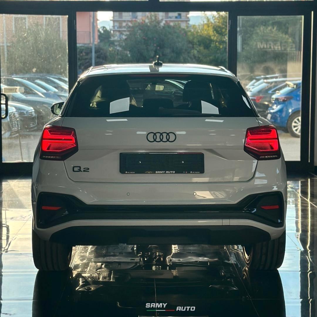 Audi Q2 30 TDI Identity Black