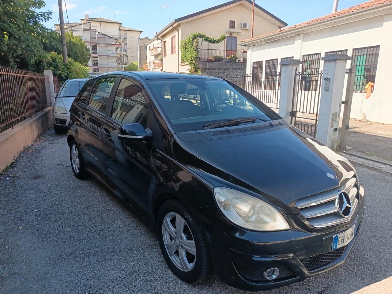 Mercedes b180 CDI Avan 2011 ok neo patente