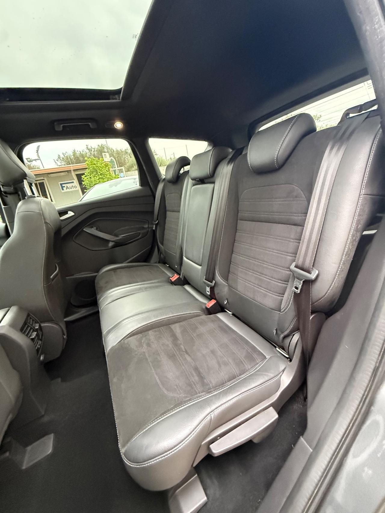 Ford Kuga 2.0 TDCI 150 CV 2WD ST-Line,TETTO APRIBILE,Pelle e Alcantara,Led+Xeno,ecc.