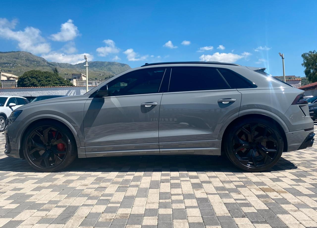 Audi RS Q8 4.0 TFSI 600CV tiptronic mhev quattro
