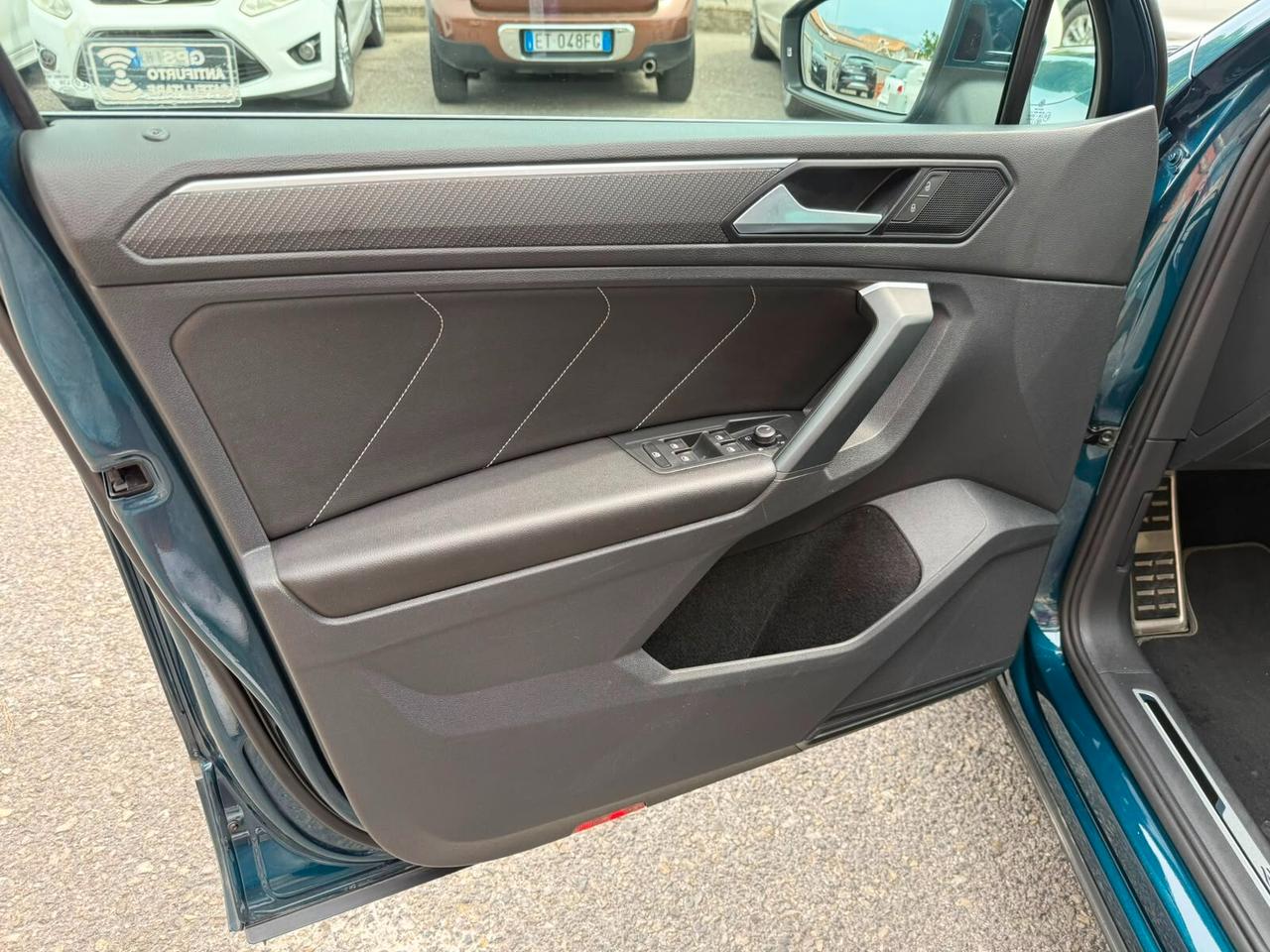 Volkswagen Tiguan 2.0 TDI 150 CV SCR DSG 4MOTION R-Line
