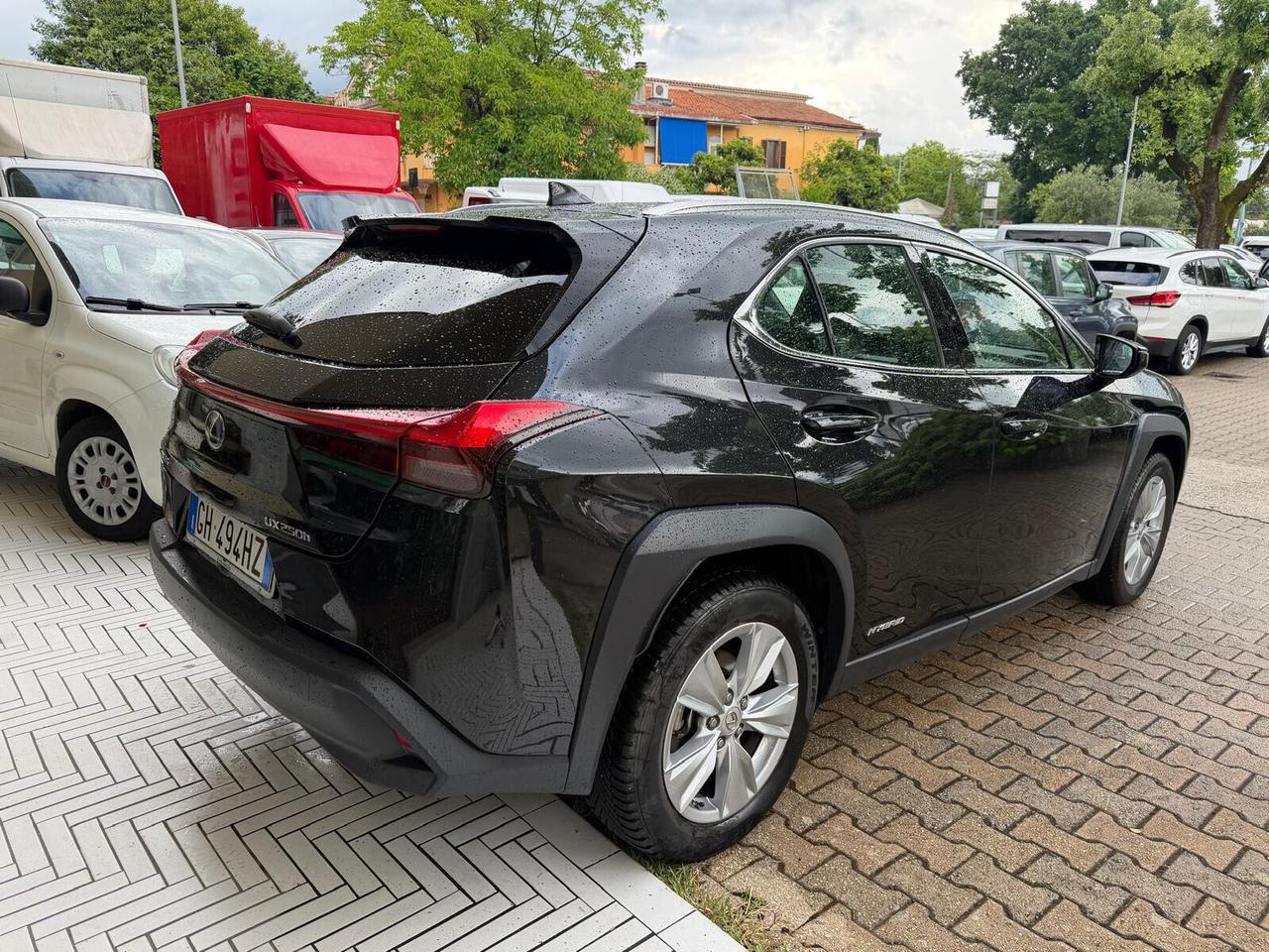 Lexus UX Hybrid Business