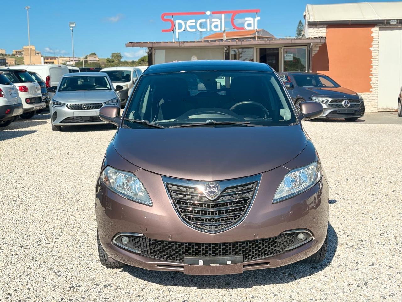 Lancia Ypsilon 1.2 69 CV 5 porte Platinum TETTO APRIBILE