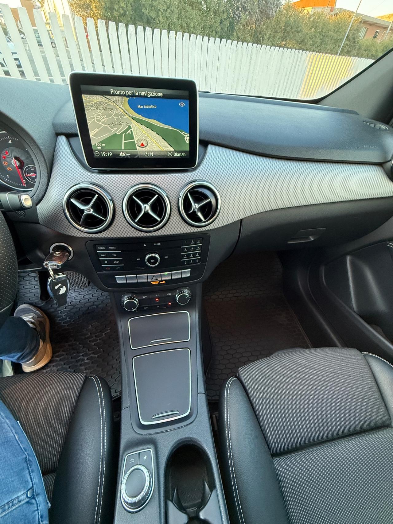 Mercedes-benz B 180 d Automatic Executive