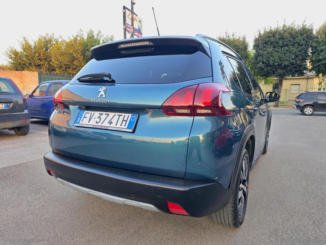 PEUGEOT 2008 BlueHDi 100 S&S Allure